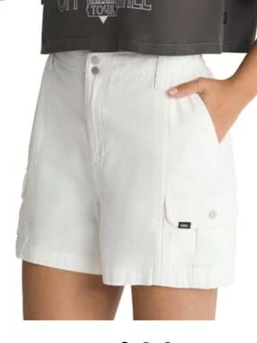 NWOT VANS womens sidewalk cargo short in marshmallow/white medium